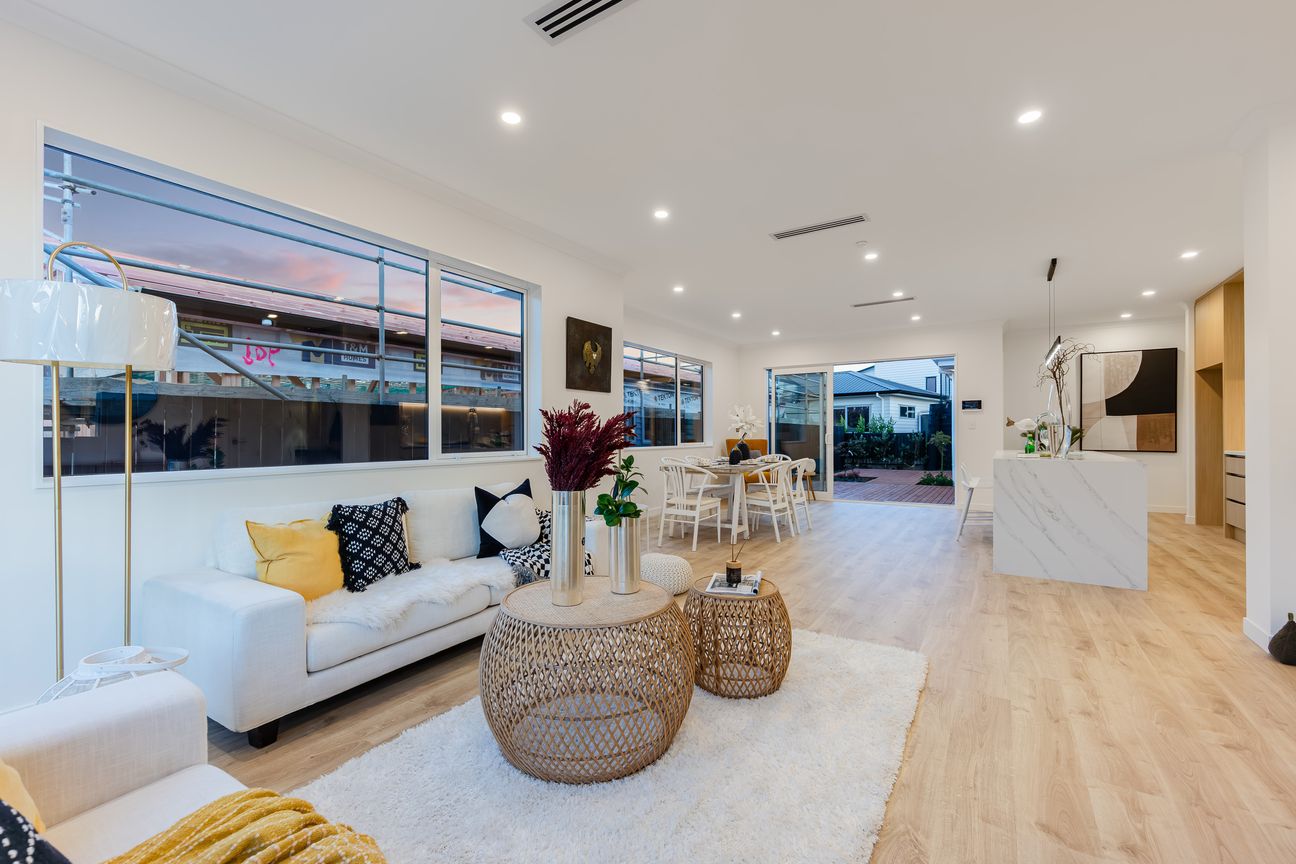 Spacious Family Living with Two Master Suites - Widok 6