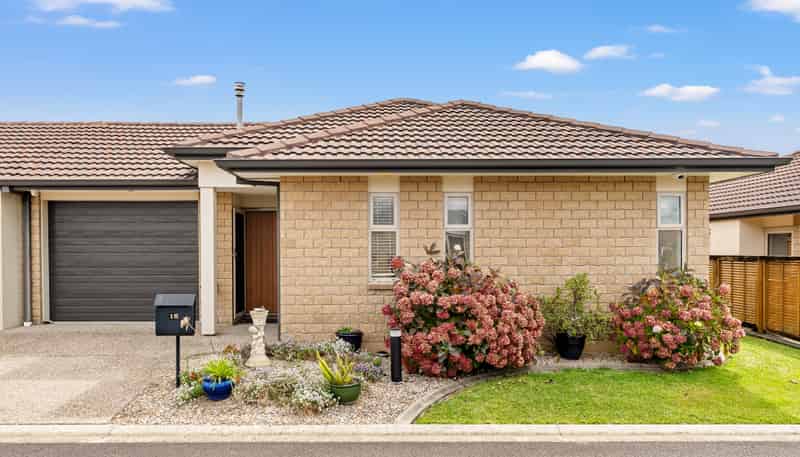 16 Havenbrook Way, Pyes Pa