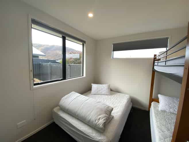 15 Guano Cr, Cromwell