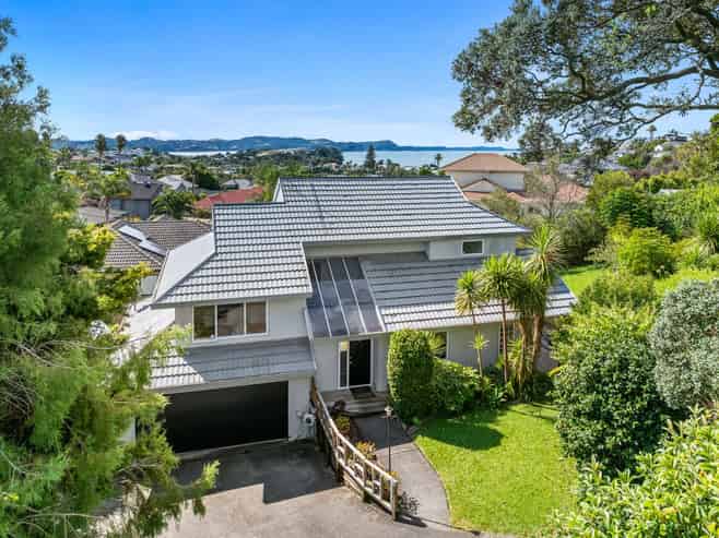 37 Vista Motu, Red Beach