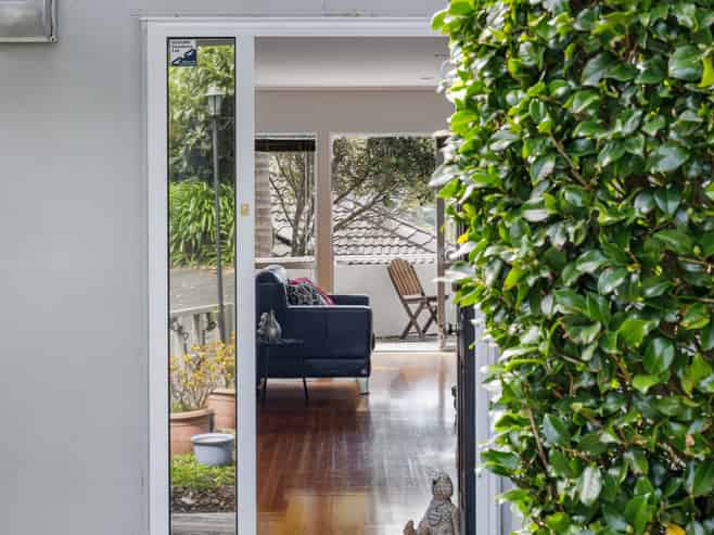 37 Vista Motu, Red Beach