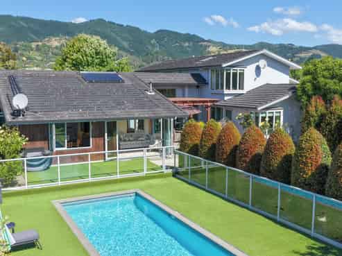 16 Aratia Way, Richmond