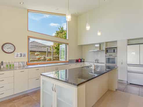 16 Aratia Way, Richmond