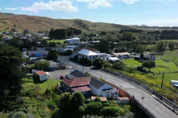 8 Jones Street, Porangahau