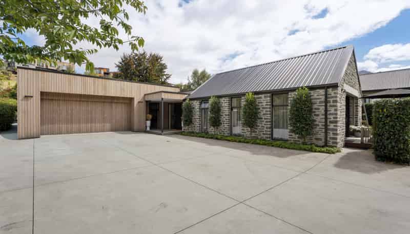 90-90A Centennial Avenue, Arrowtown