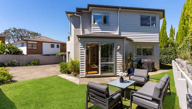 2/46 Raleigh Road, Northcote