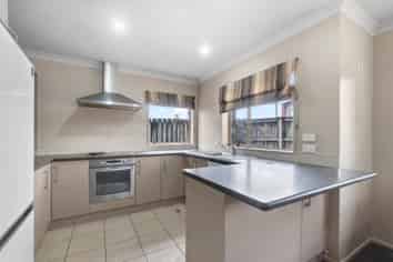 2 Gary John Lane, Frankton