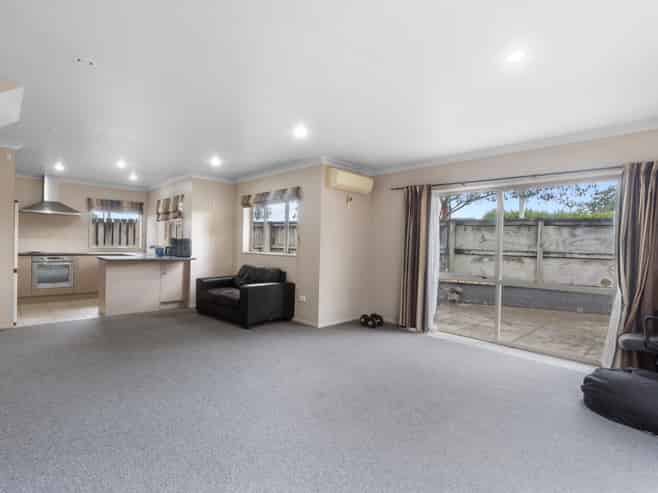 2 Gary John Lane, Frankton