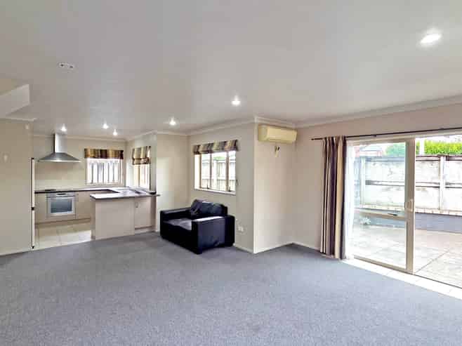 2 Gary John Lane, Frankton