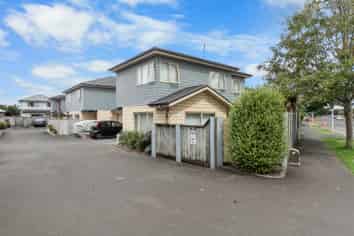 2 Gary John Lane, Frankton