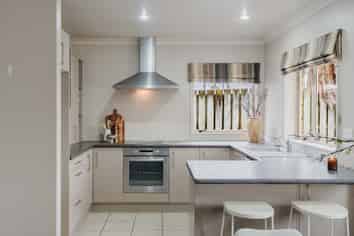 2 Gary John Lane, Frankton
