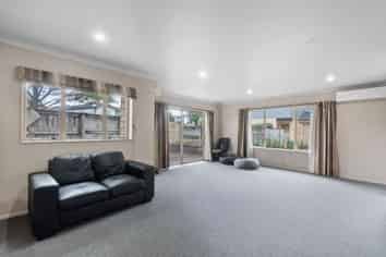 2 Gary John Lane, Frankton