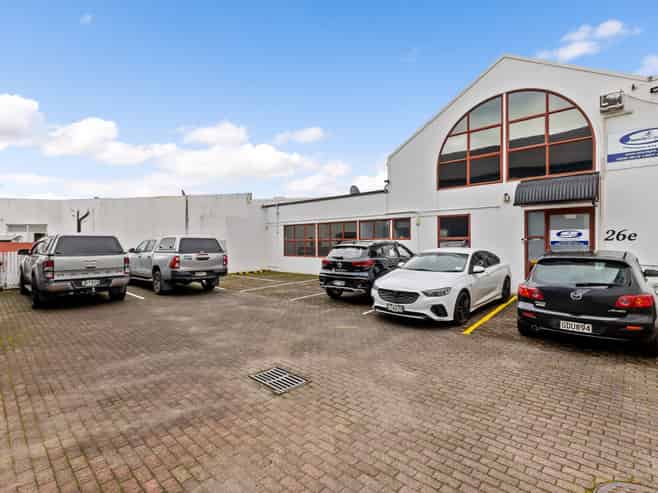 CBD Fringe Office – Lease Whole or Part