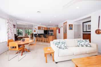 25 School Road, Paihia