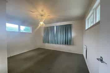 13 Larnoch Road, Henderson