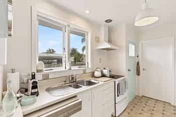 13 Larnoch Road, Henderson