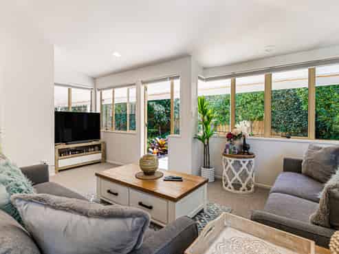 484 Beach Road, Murrays Bay