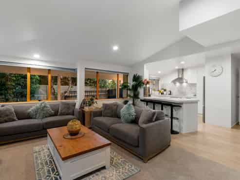 484 Beach Road, Murrays Bay