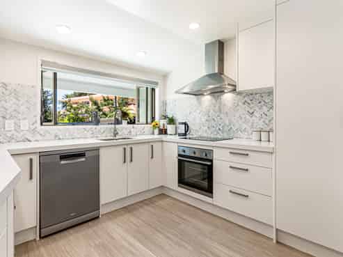 484 Beach Road, Murrays Bay