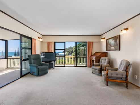 101 Titiro Place, Onemana