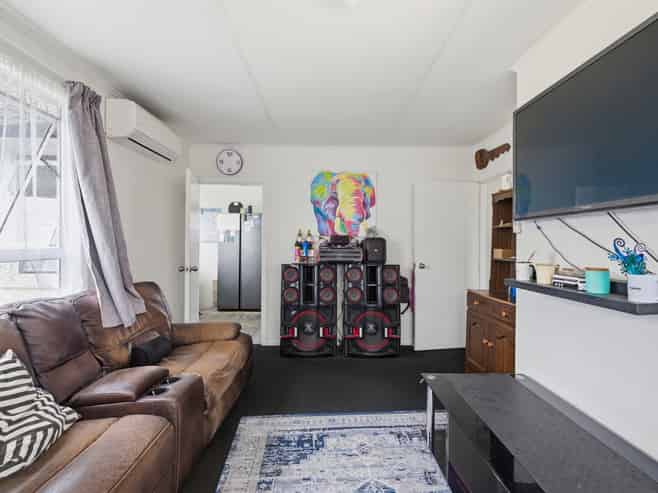 28 Meadowbank Crescent, Fordlands