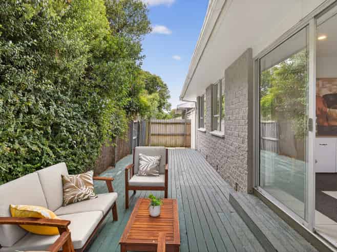 1/565a Ferry Road, Woolston