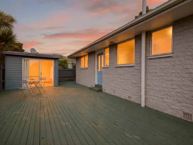 1/565a Ferry Road, Woolston