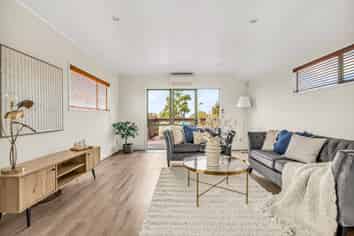 2/267 Glenfield Road, Hillcrest