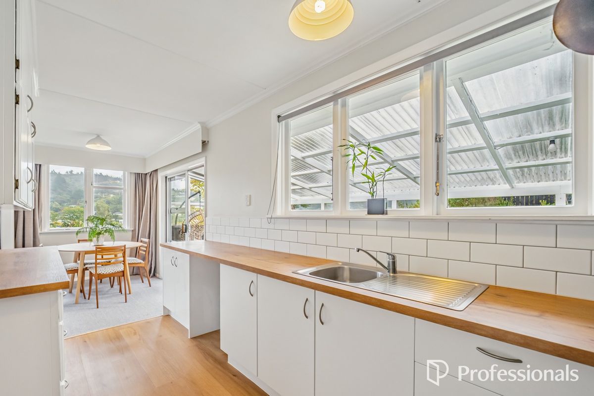 Classic Charm in Convenient Location - 6. nézet