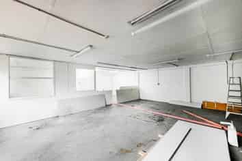 CITY FRINGE WAREHOUSE / SHOWROOM
