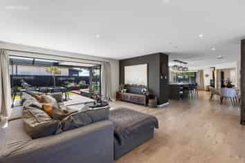 8 Cunneen Place, Aidanfield