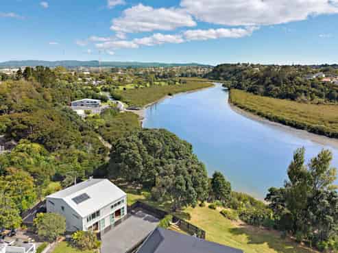 16A Renata Crescent, Te Atatu Peninsula