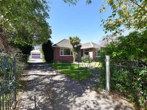94 Joy Street, Shirley