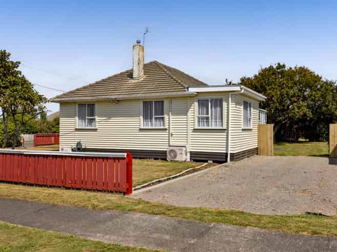 2 Acourt Street, Hawera