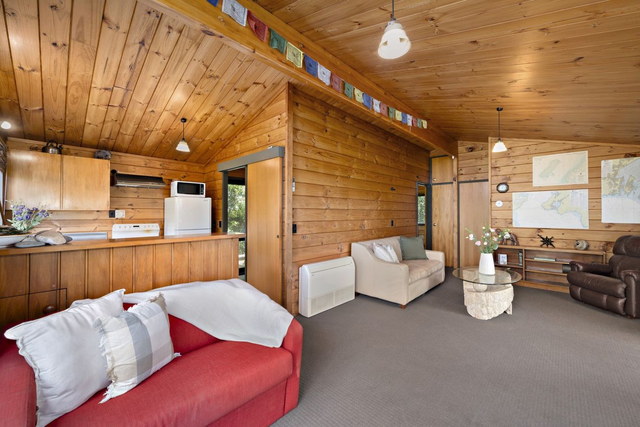 A Home to Make Your Own - Fler