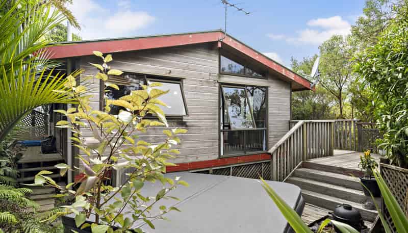 6A Jacaranda Grove, Maungaraki