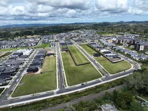  Croatia Ave , Huapai