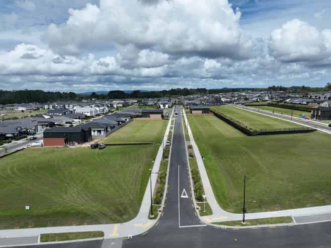  Croatia Ave , Huapai