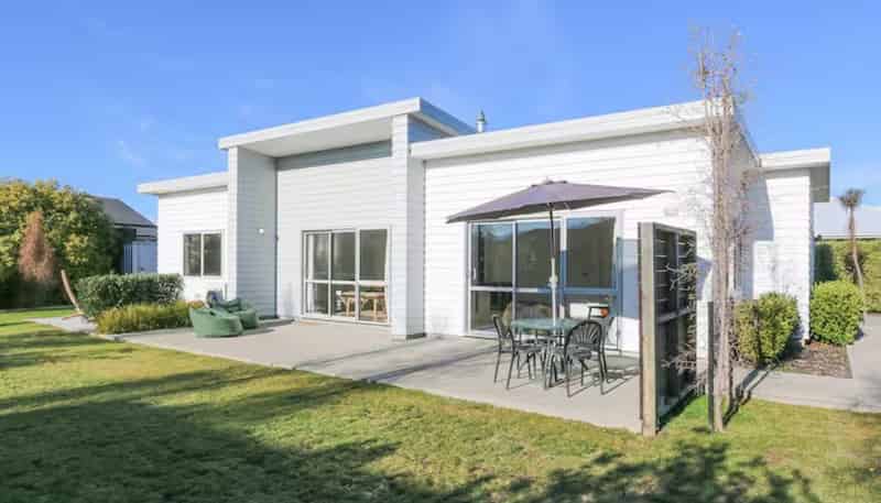 3 Finch Street, Albert Town