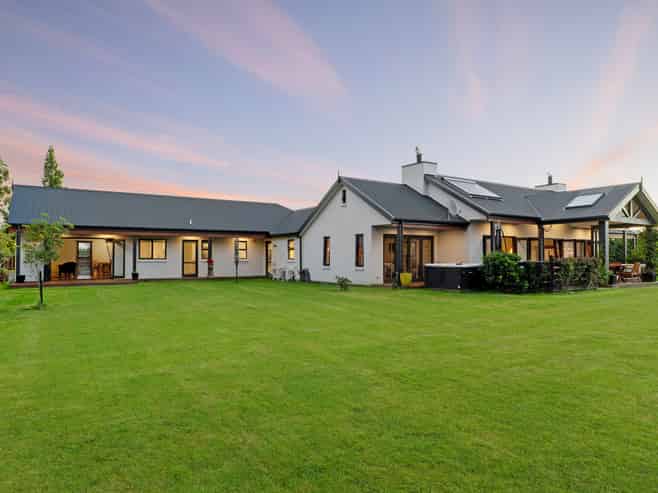 6 Orchard Lane, Amberley