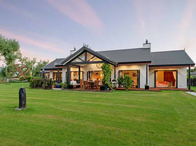 6 Orchard Lane, Amberley