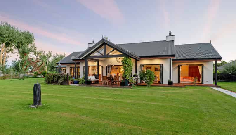 6 Orchard Lane, Amberley