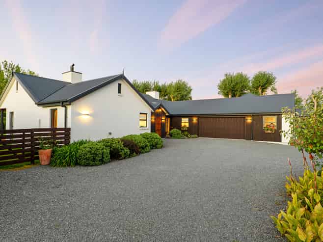 6 Orchard Lane, Amberley