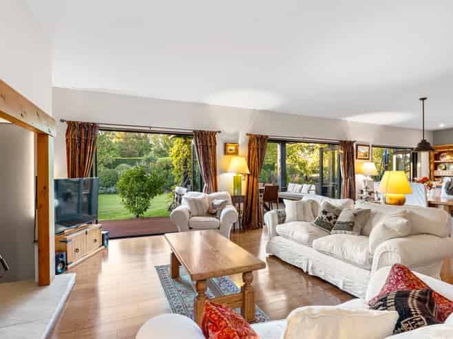 6 Orchard Lane, Amberley