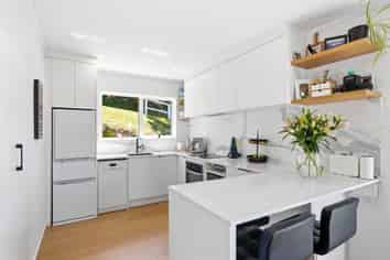 65 Chartwell Drive, Crofton Downs