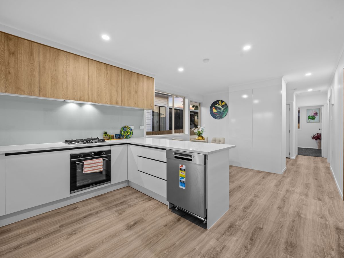 1/2 Enderby Drive, Te Atatu Peninsula, Waitakere City, Auckland - Photo 3