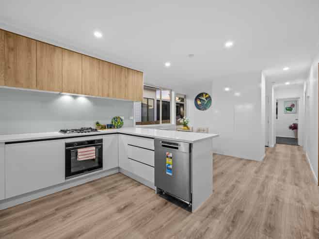 1/2 Enderby Drive, Te Atatu Peninsula