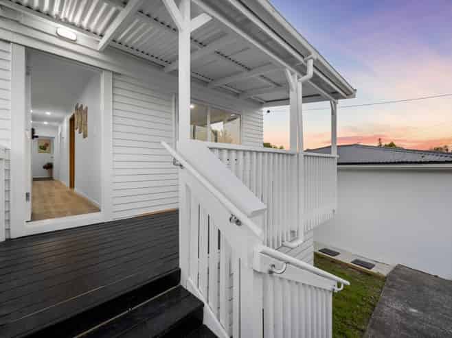 1/2 Enderby Drive, Te Atatu Peninsula