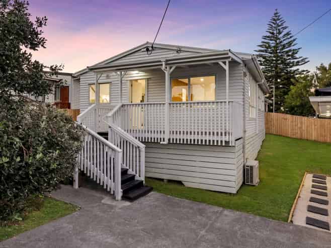 1/2 Enderby Drive, Te Atatu Peninsula