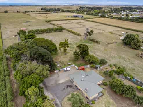 1277 South Road, Manaia
